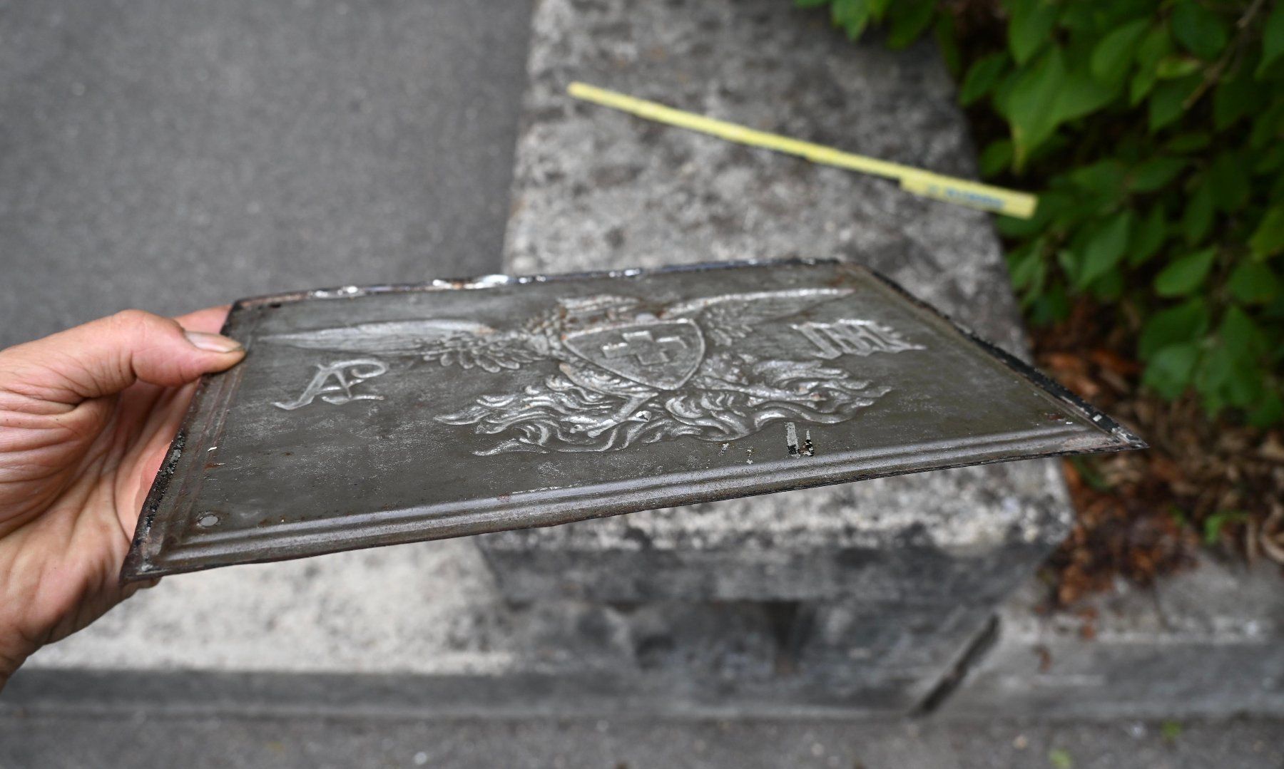Schilder: antik Blechschild der Schweizerischen Mobiliar Versicherung – Gebraucht aus Pfaffhausen von mono_rec 7