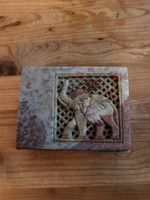 Geschnitzter Halter für Stifte etc