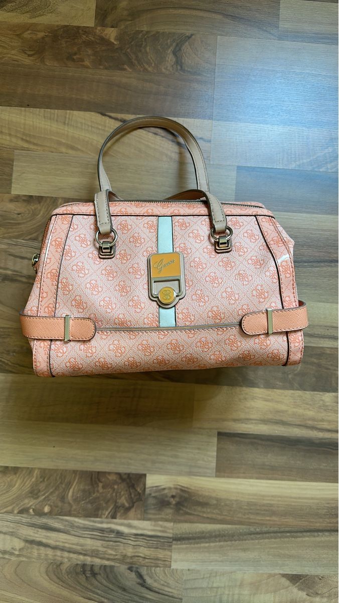 Guess Taschen für Damen: Guess Handbag: Stylish Orange Monogram - Excellent Shape! – Gebraucht aus Baden von viv_99