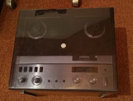 Zwei Rexox A77 Tonbandgeräte