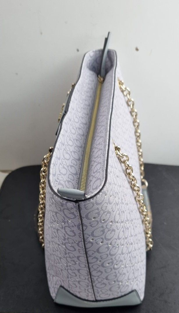 Guess Borse da donna: Gebrauchte Guess Handtasche mit Ketten – Usato da Flums venduto da Flumsantik 4