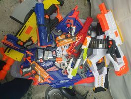 Grosse Nerf Sammlung mit Zubehör