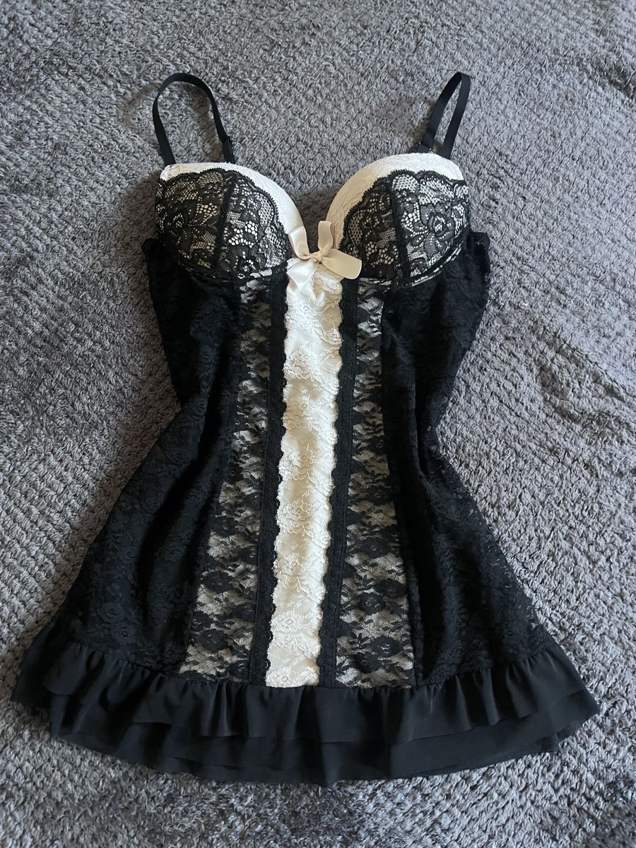 Top: 2000s Hot Top – Usato da Bülach venduto da ali_7sbx