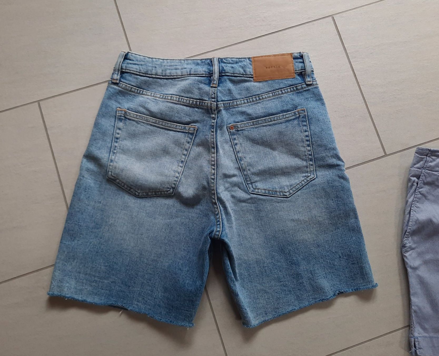 Pantaloni: 2x Shorts Grösse 42 – Usato da Einigen venduto da Pretorius66 2