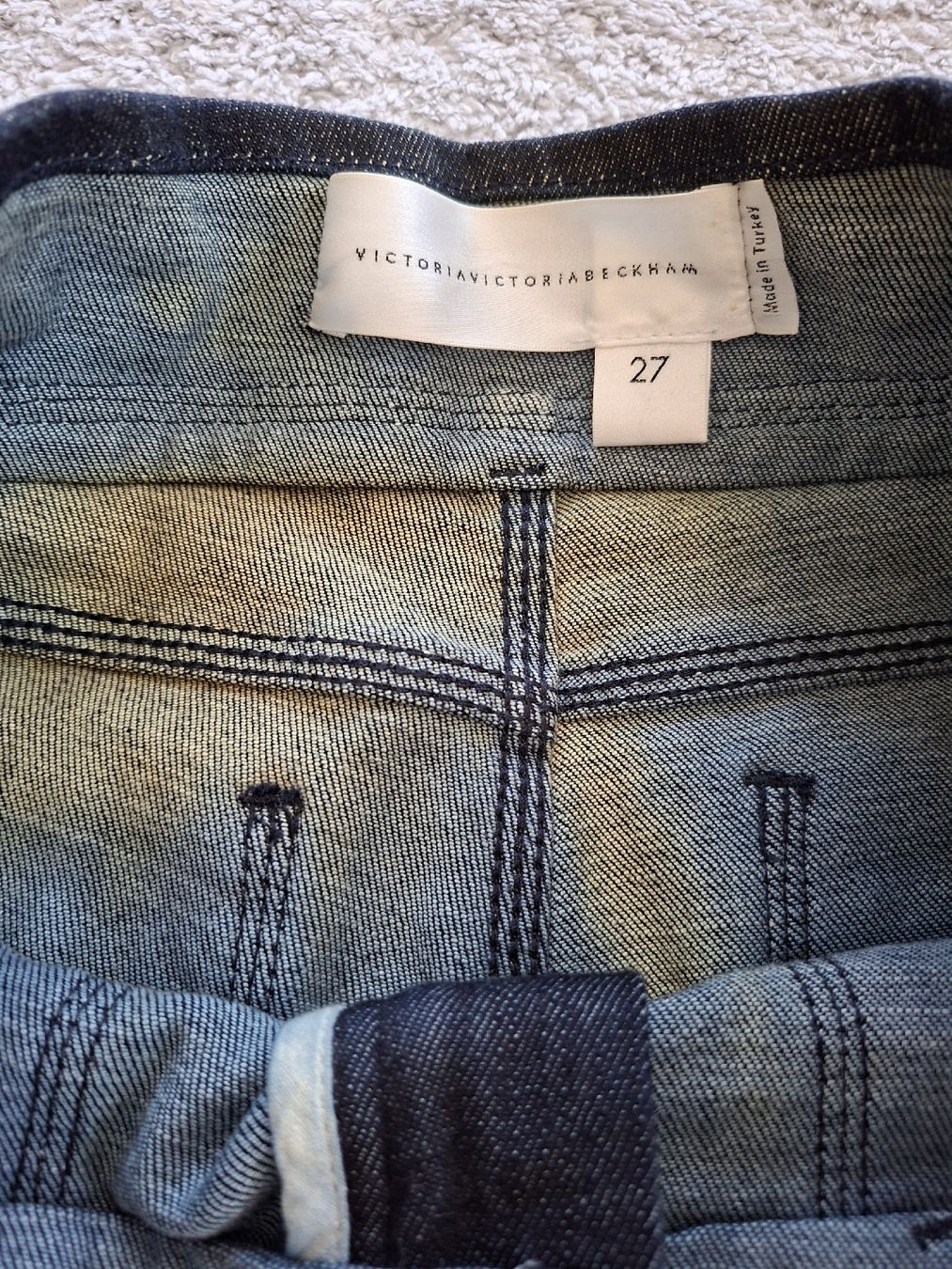 Victoria Beckham Jeans: Victoria Beckham Jean taille 27  à œillets – Usato da Renens VD venduto da ser_j2fn 2