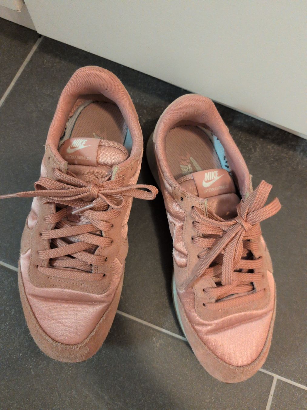 Nike Chaussures hommes: Nike altrosa Gr. 38.5 – D'occasion à Untersiggenthal par Naomi4 1