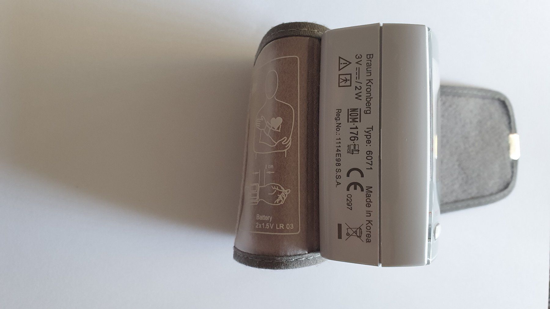 Braun Attrezzature mediche: Braun Handgelenk-Blutdruckmessgerät – Usato da Ittigen venduto da Searay 1