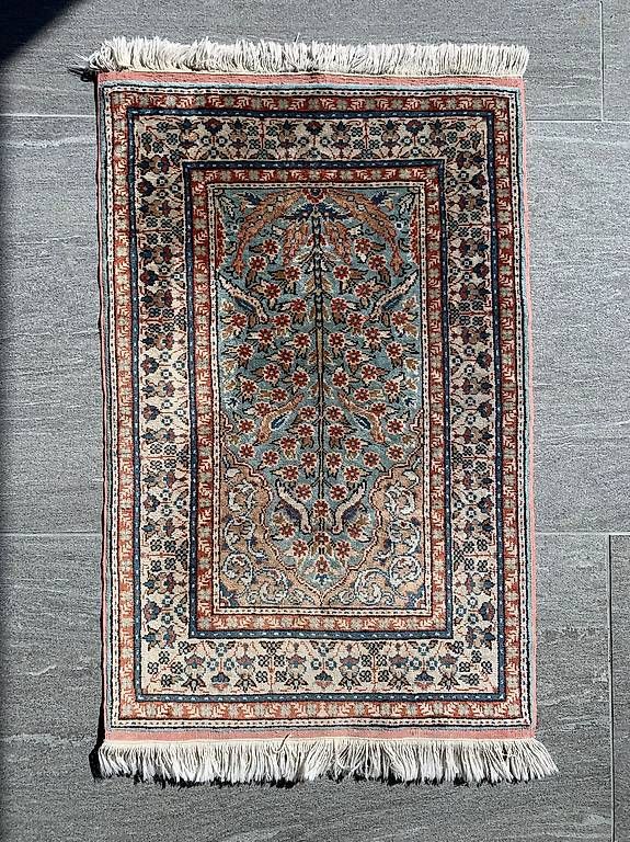 Tappeti: Seidenteppich ( Türkei ) – Usato da Lenzburg venduto da Balubalu66