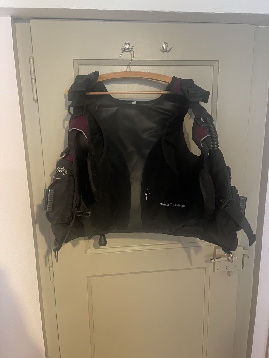 Gilet & Giacche senza maniche: Gilet de plongée Seaquest, taille S – Usato da Fribourg venduto da Barlocher 3