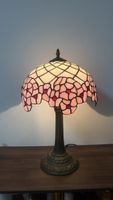 Lampe Rosé Weiss Ornamentale Blumen Verzierungen Tiffanystil