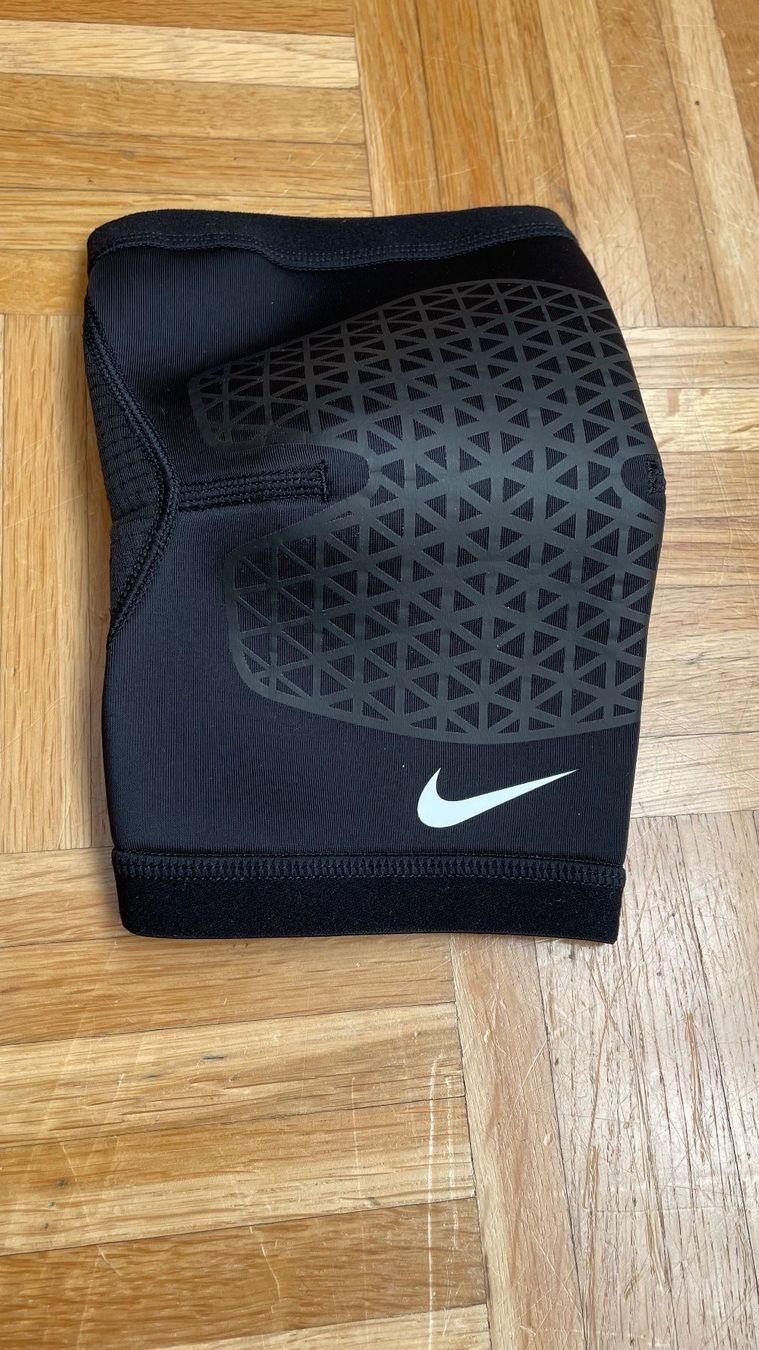 Nike Schutz & Schoner: Nike Knieschoner Pad Pro Bandage – Neu (gemäss Beschreibung) aus Rüfenacht BE von lavok