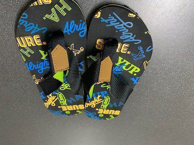 Scarpe per ragazzi: Flip Flops Grösse 33 neuwertig – Usato da Emmen venduto da Aribini 2