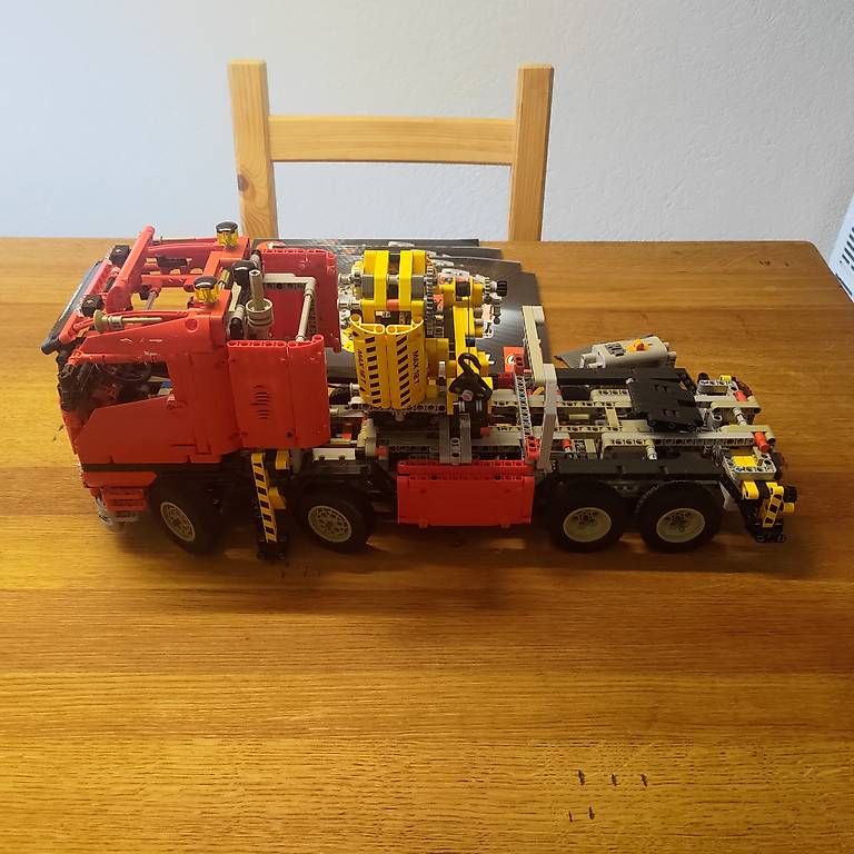 Baukästen: LEGO Technic 8258 Crane Truck aus 2009 – Gebraucht aus Pèry von Gopo 2