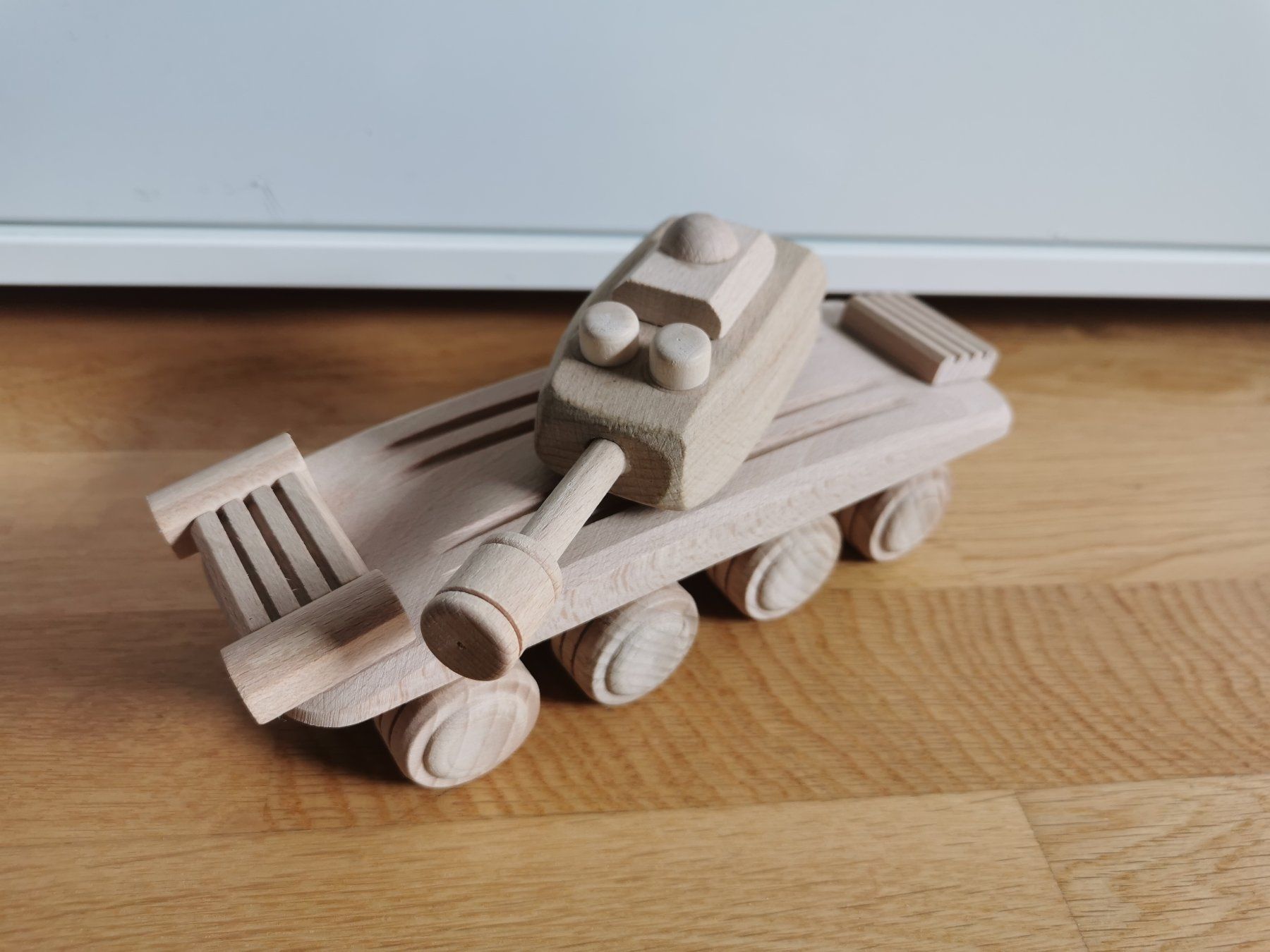 Spielzeuge: Holz-Panzer – Neu (gemäss Beschreibung) aus Abtwil SG von k0n_xp9v