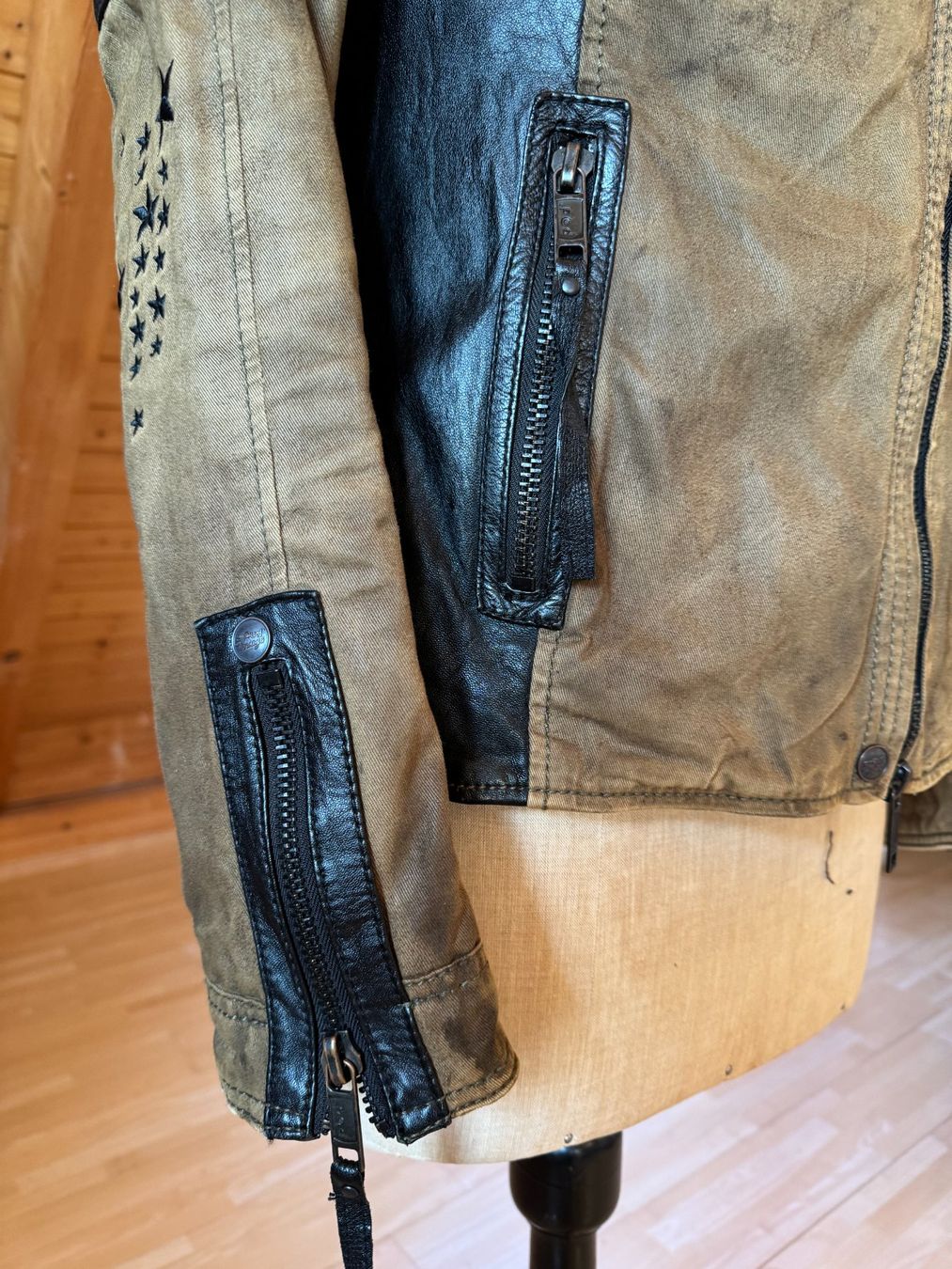 Jacken: Coole Jacke mit Ledereinsätzen – Neu (gemäss Beschreibung) aus Stäfa von Mofi8712 2