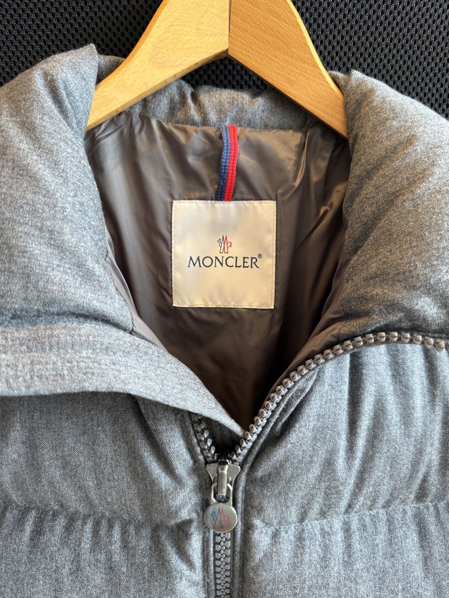 Moncler Jacken: Moncler Winterjacke – Gebraucht aus Ballwil von sim_yt7j 2