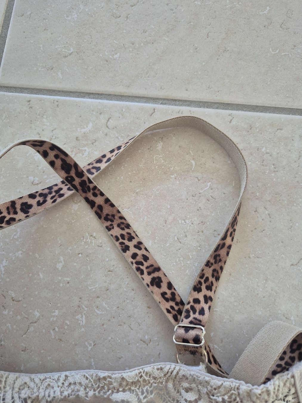 Intimissimi Altra biancheria intima: BH Intimissimi beigefarben mit Spitze Leopard 75C – Usato da Adliswil venduto da Stardust11 6