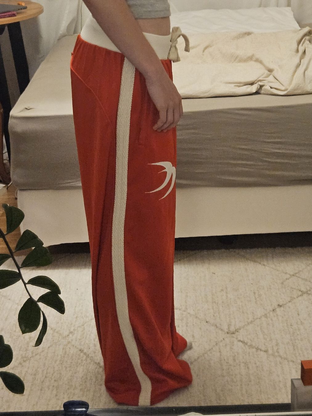 Scuffers Pantaloni: Trainerhosen Scuffers rot  – Nuovo (secondo la descrizione) da Zürich venduto da jan_7sr2 1