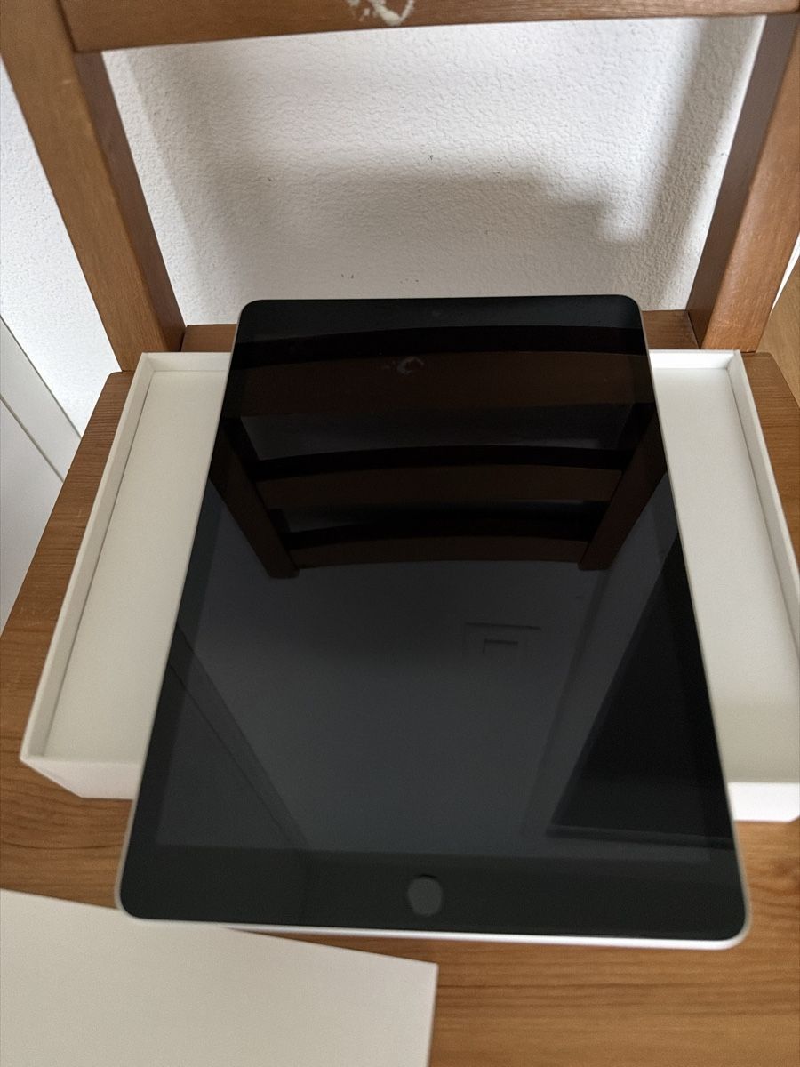 Apple Tablet PC: Apple - iPad 64GB – Nuovo e nell'imballaggio originale da zürich venduto da may_yj9f