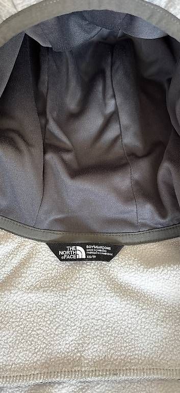 Giacche: The North Face Zipper grau – Usato da Graltshausen venduto da Regeli1 1