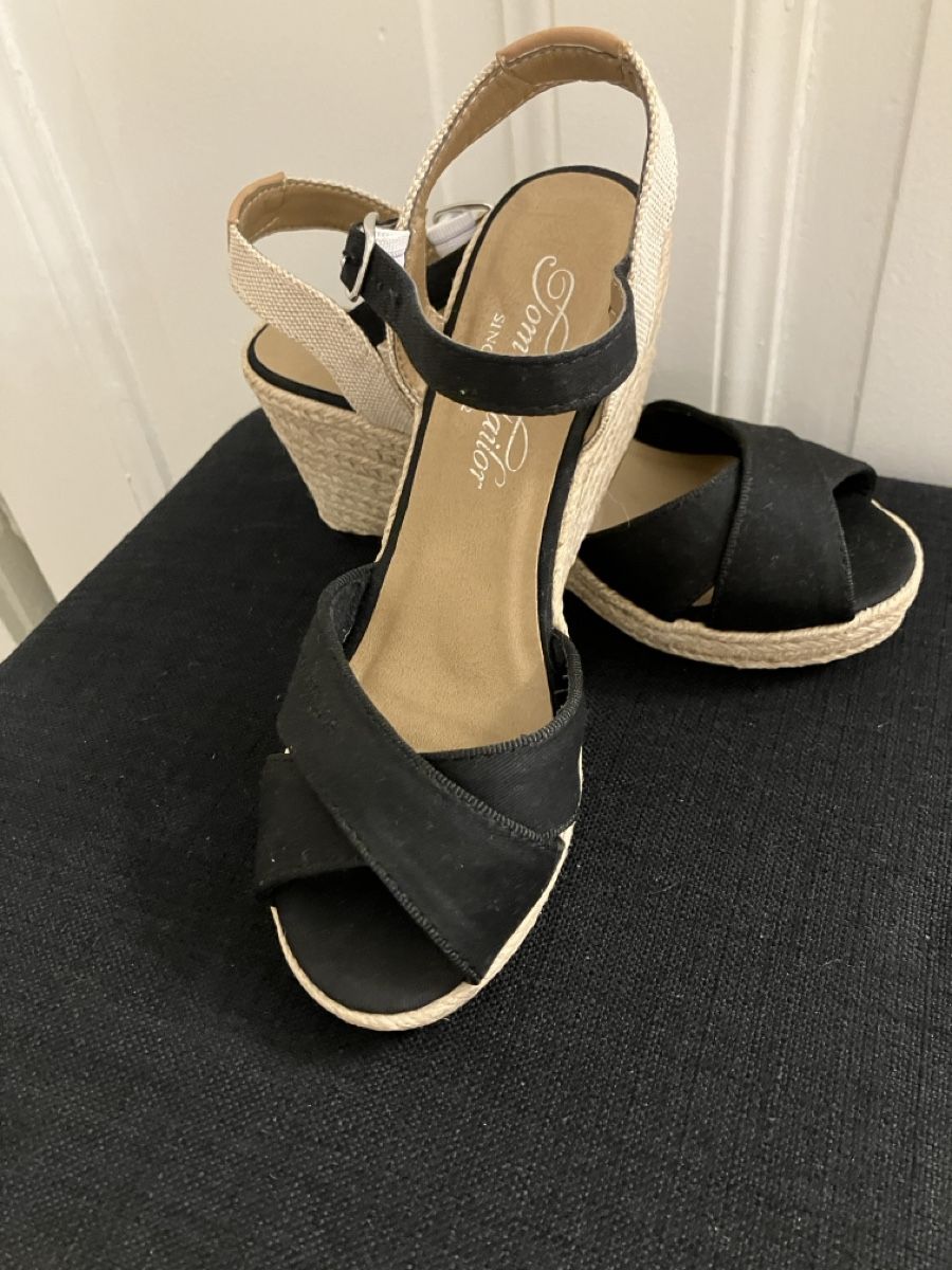 Tom Tailor Scarpe da donna: Tom Tailor Sandaletten, Keilabsatz, Gr. 36, Schwarz – Usato da frauenfeld venduto da Lahu8