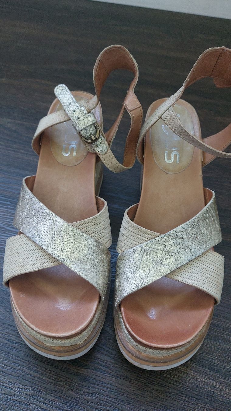 Damenschuhe: Sommer Sandale mit Keilabsatz, Grösse 39 – Gebraucht aus Rain von Lillyfra 1