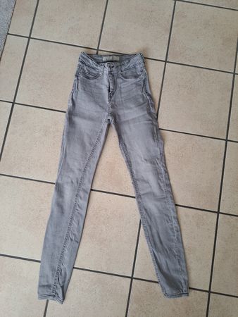Graue Skinny Jeans AMISU Gr. 26 Damen