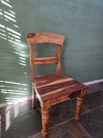 7 Chaises en bois massif, style rustique, bon état