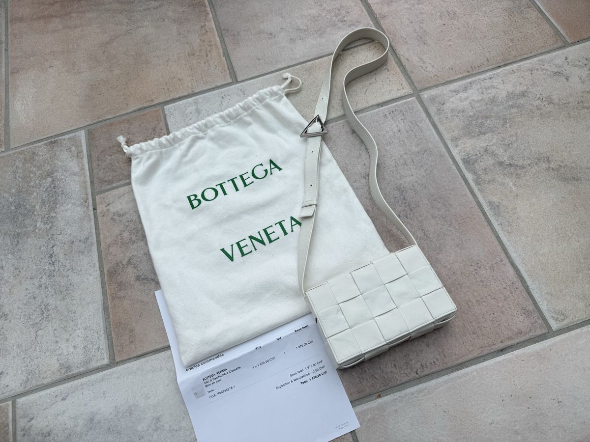 Bottega Veneta Borse: Bottega Veneta Cassette NP. 2400.- – Usato da Ellighausen venduto da privateseller