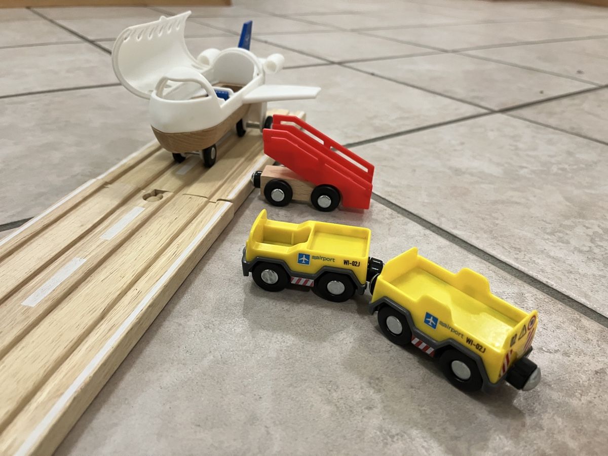 Giocattoli: Holz-Flughafen Spielset – Usato da Rheinfelden venduto da piler 2