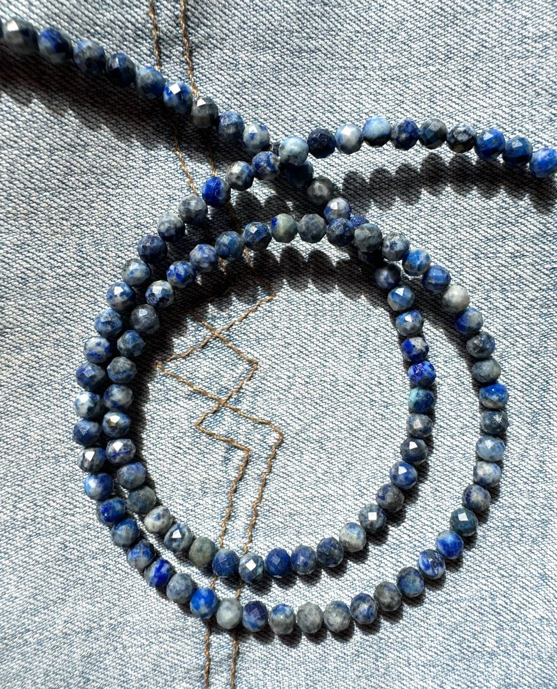Catenine: Lapis Lazuli  facettiert  Strang    4mm      auf Flexdraht – Nuovo e nell'imballaggio originale da Leuggern venduto da gemshow 5
