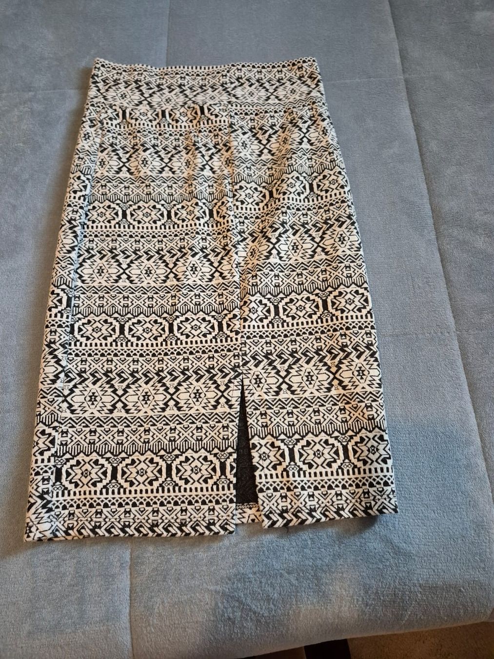 Lots de vêtements: 4 jupes/short – D'occasion à Vétroz par ValCortex 2
