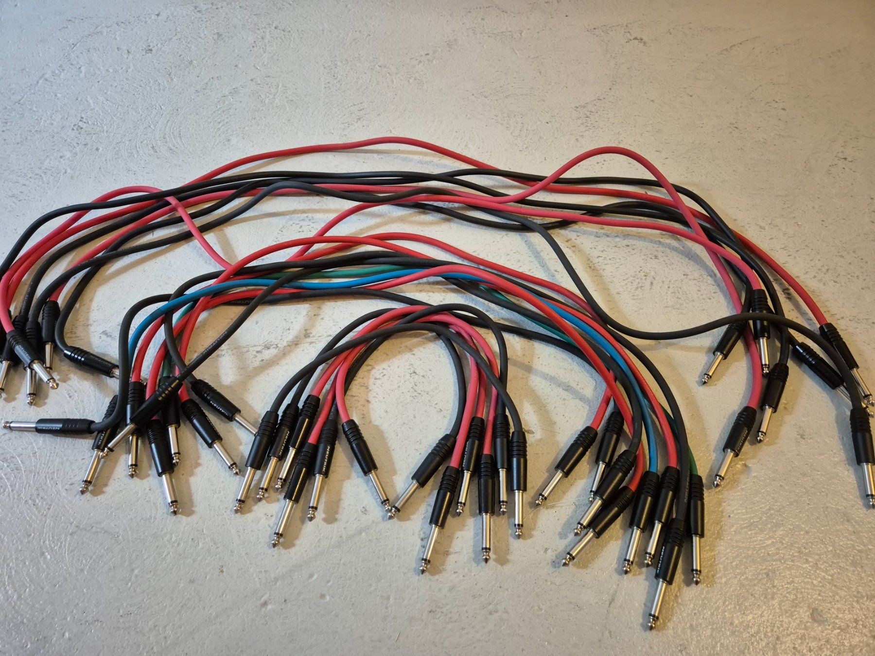 Behringer Platines de mixage: Behringer Ultrapatch Pro PX2000 Patchbay Set inkl. 21 Kabel – D'occasion à Zuerich par Thrah 1