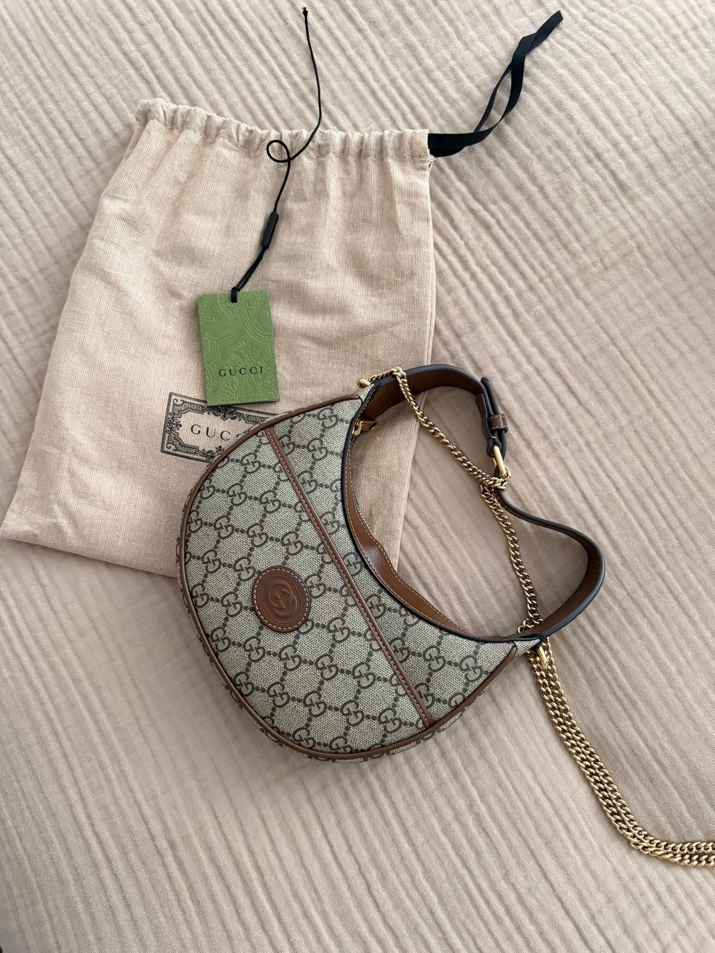 Gucci Borse da donna: Gucci GG half-moon-shaped mini bag – Nuovo (secondo la descrizione) da Bülach venduto da ale_2zhc