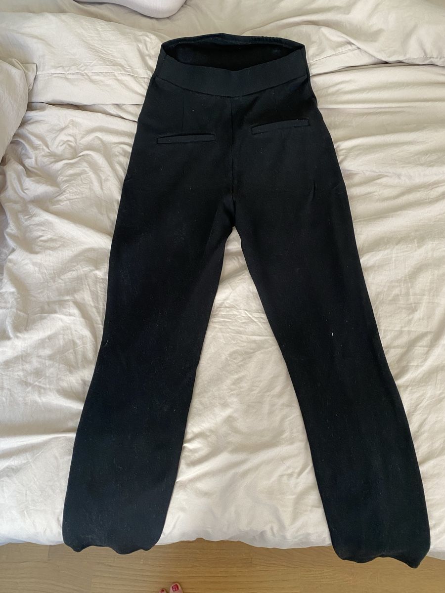 H&M Jeans: H&M Mama Jeans Bundle 2 jeans and one black pants – Gebraucht aus Zürich von ana_m6d2 5