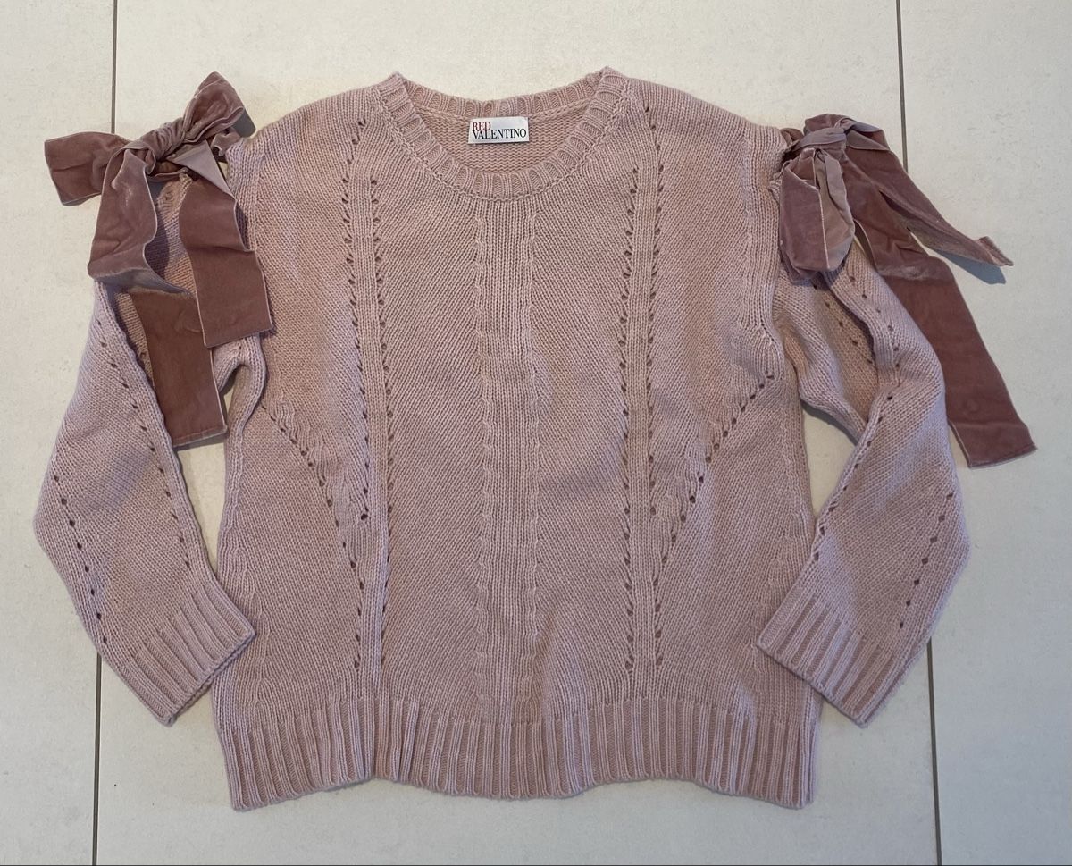 Pullover & Sweatshirts: Red Valentino Pullover, Grösse S, Rosa mit Samtschleifen – Gebraucht aus Grabs von blueye57