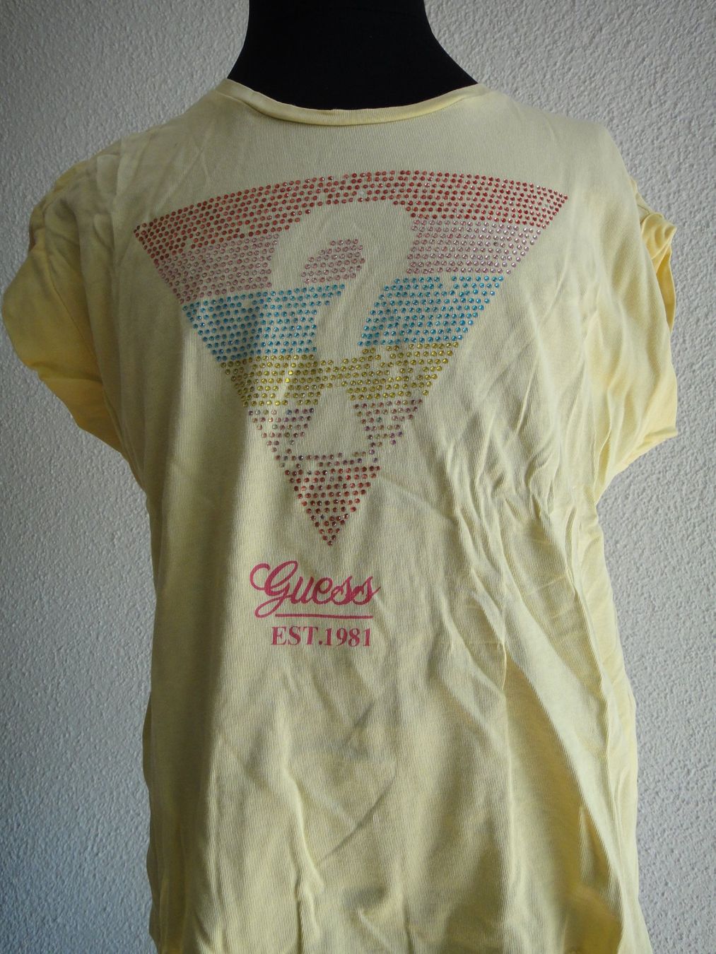 Guess Blusen, T-Shirts & Tops: T-Shirt "Guess" 8 Jahre – Gebraucht aus Winterthur von LemonTree5 1