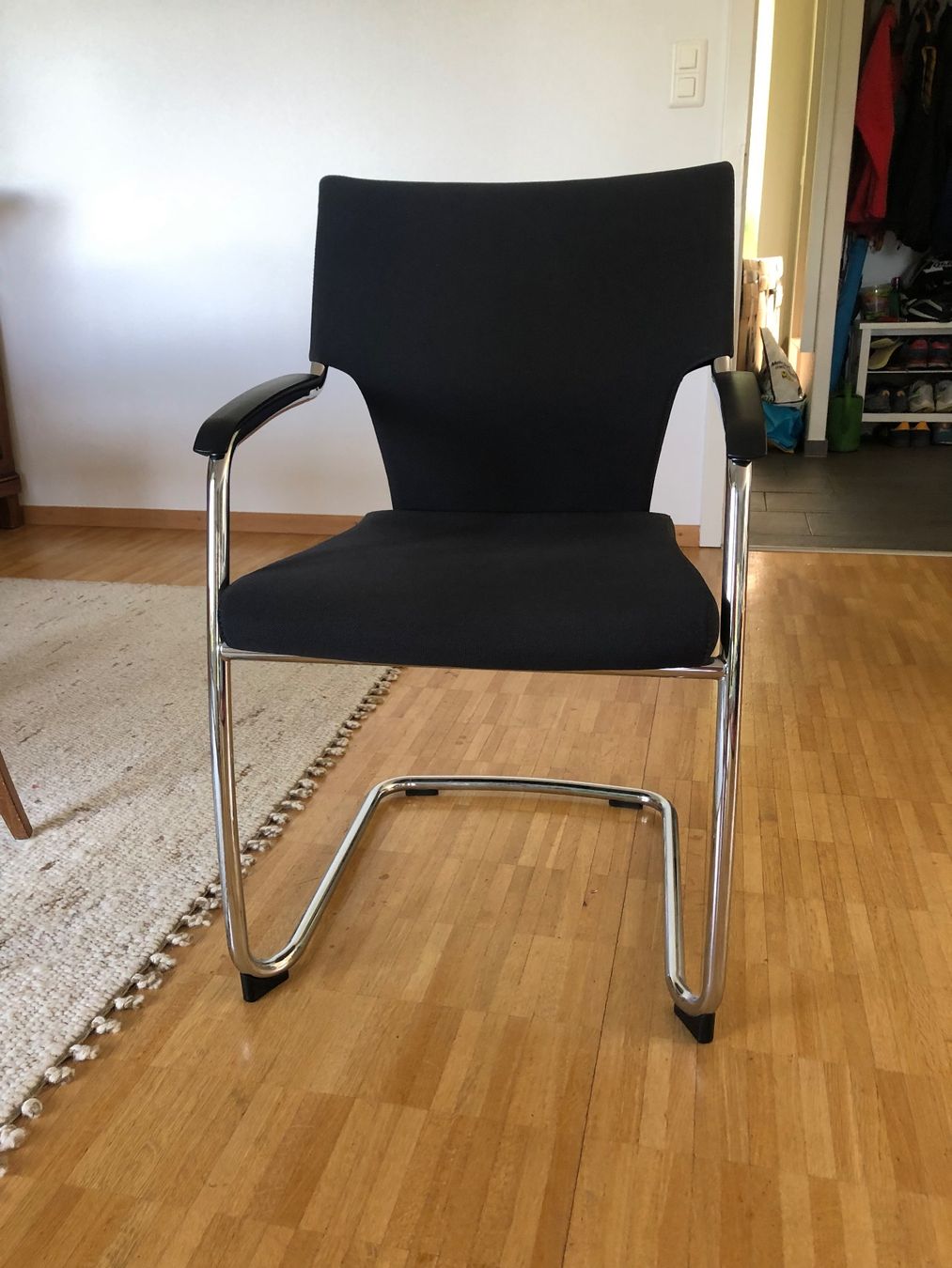 Stühle: 12 Stühle, Freischwinger, anthrazit, sehr bequem – Gebraucht aus Endingen von xiaowang