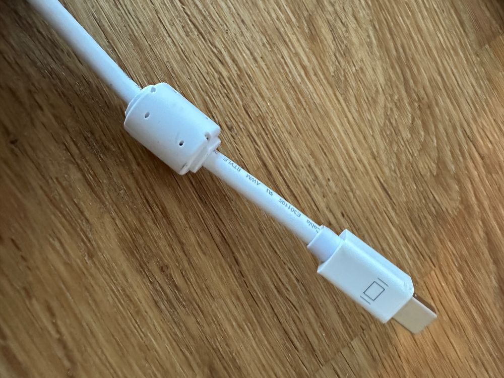Lecteurs & Adaptateurs: Hama Mini DisplayPort Adapter für VGA Made in Germany – D'occasion à Weggis par Gore01 1