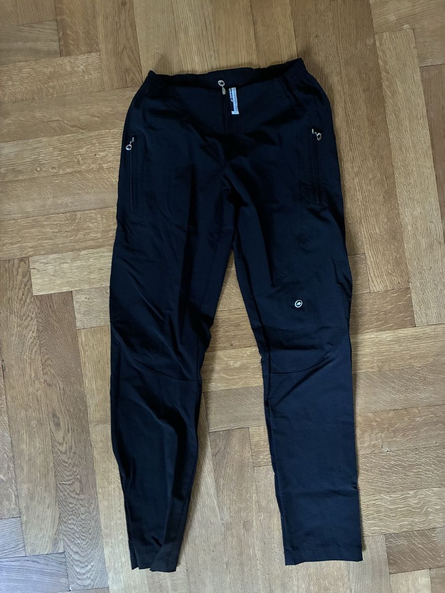 Assos Pantaloni: Assos Hose Grösse S  – Nuovo (secondo la descrizione) da Solothurn venduto da veylo