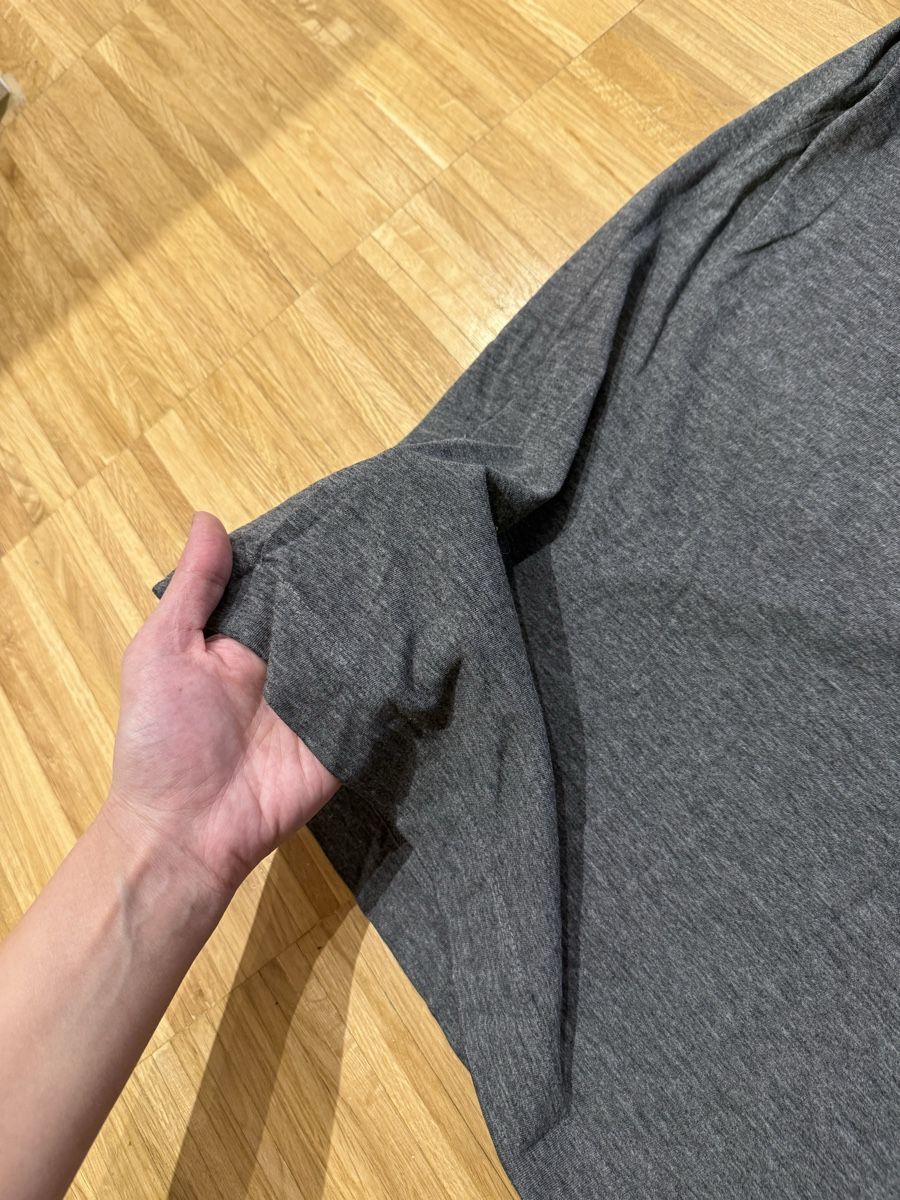 T-Shirts: Grey T-shirt – Gebraucht aus Adliswil von Marjin 1