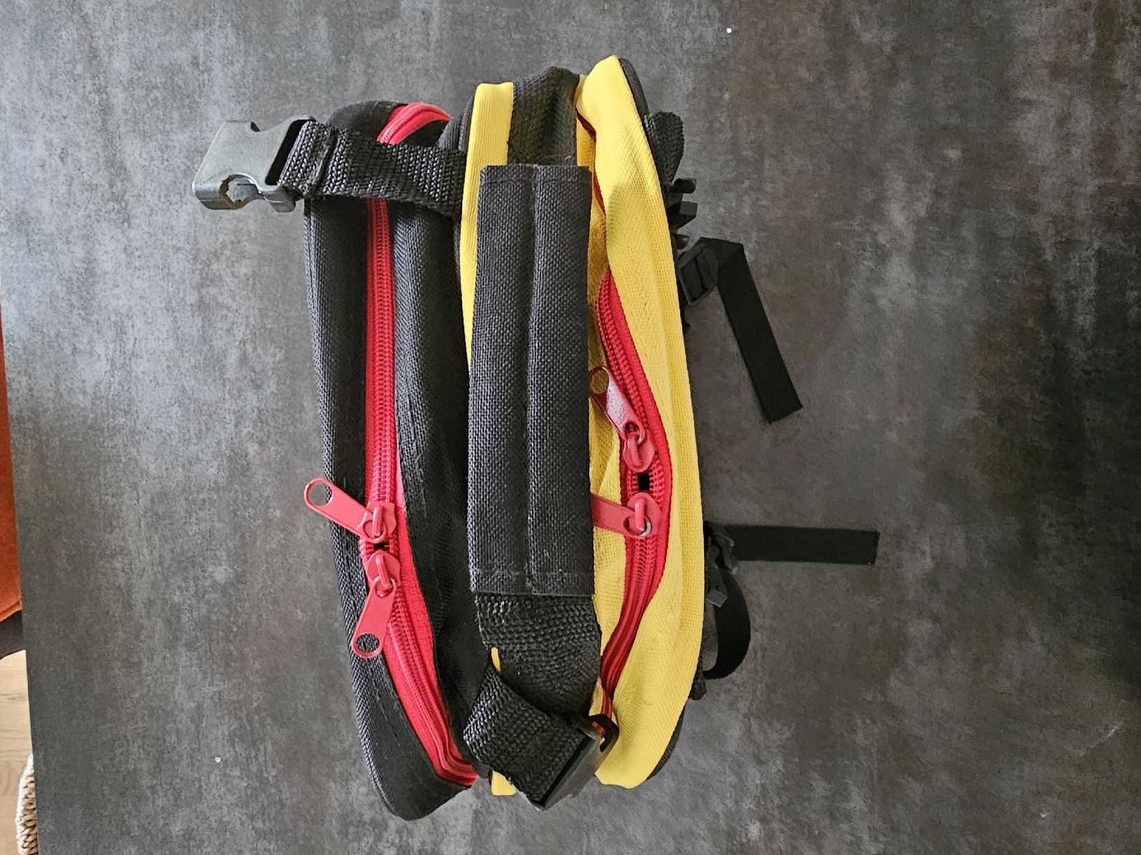 Sacs à dos: Picknick Rucksack Eichhof Camping Geschirr. – D'occasion à Bätterkinden par far_f282 2