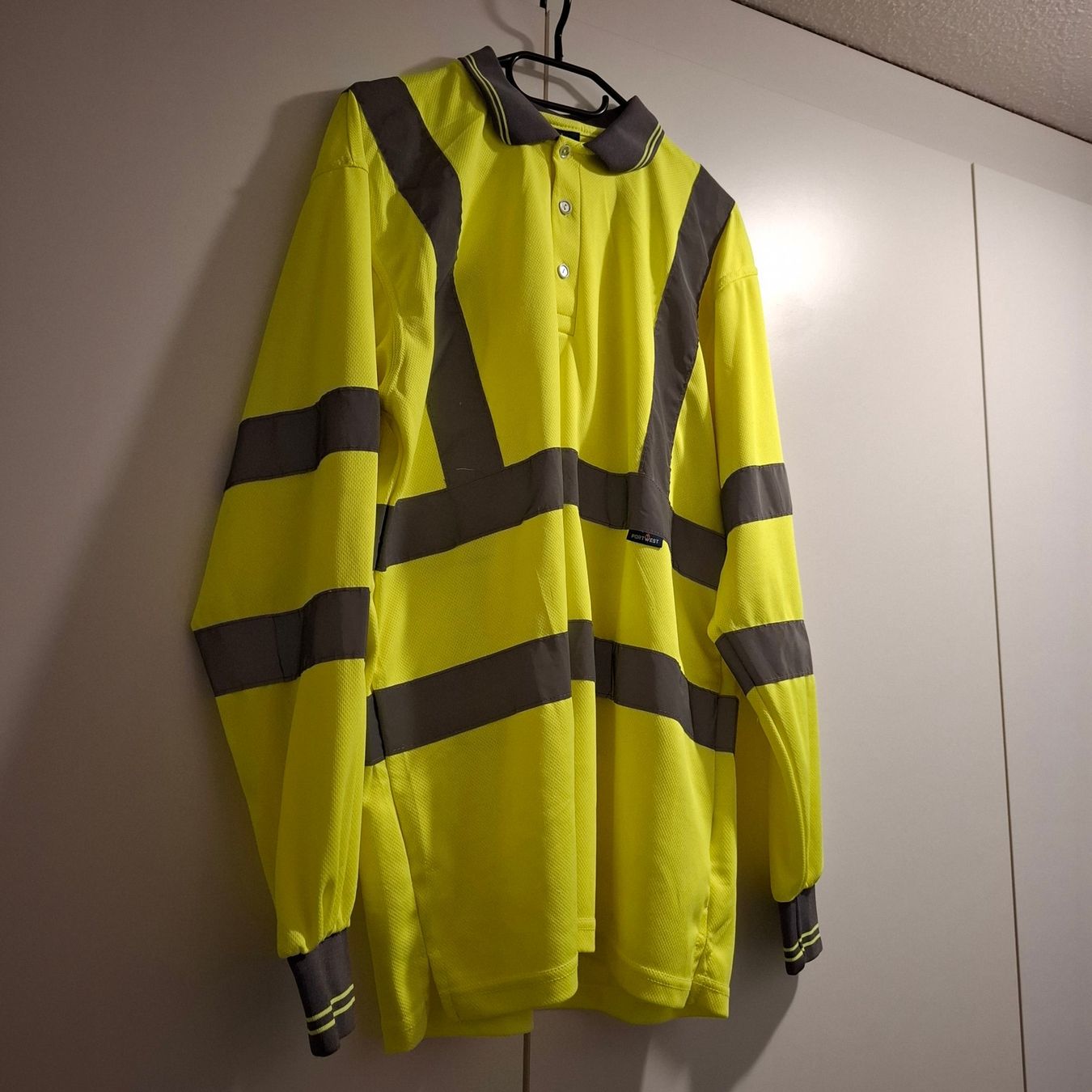 Camicie: Portwest HiVis Langarm-Polohemd – Usato da Hombrechtikon venduto da Tinea82