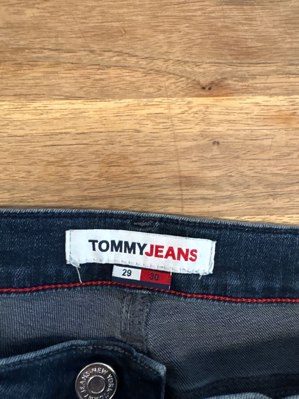 Tommy Hilfiger Jeans: Tommy Jeans Grösse 29/30 – Usato da Weesen venduto da D0101D 3