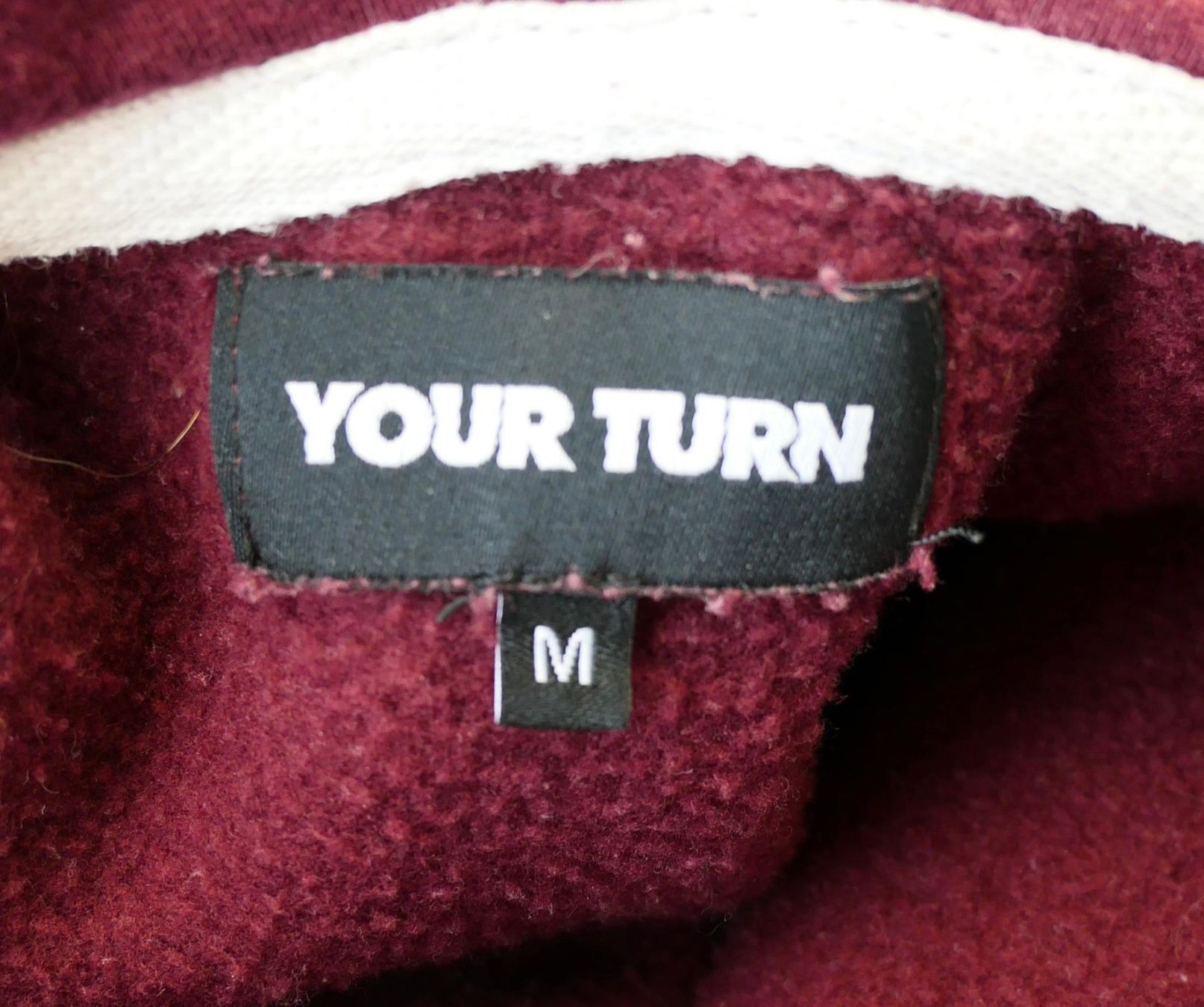Maglioni & Felpe: Kapuzenpullover – Usato da Münchenbuchsee venduto da Yothu 3
