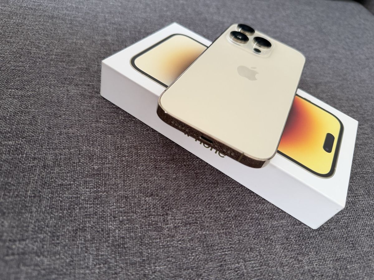 Apple Telefoni cellulari / Smartphones: iPhone 14 Pro 256GB - Gold – Usato da Zug venduto da a_d_l8dr 3