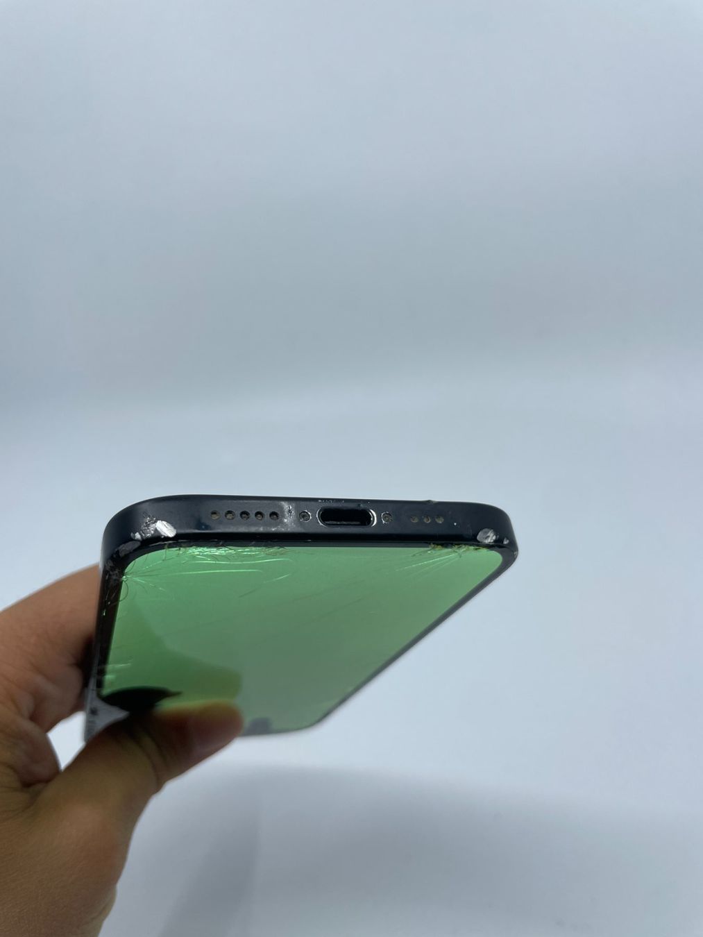 Apple Telefoni cellulari / Smartphones: iPhone 15 Schwarz | Display Zersplittert & Defekt | – Difettoso da Zürich venduto da Waikiki57 3