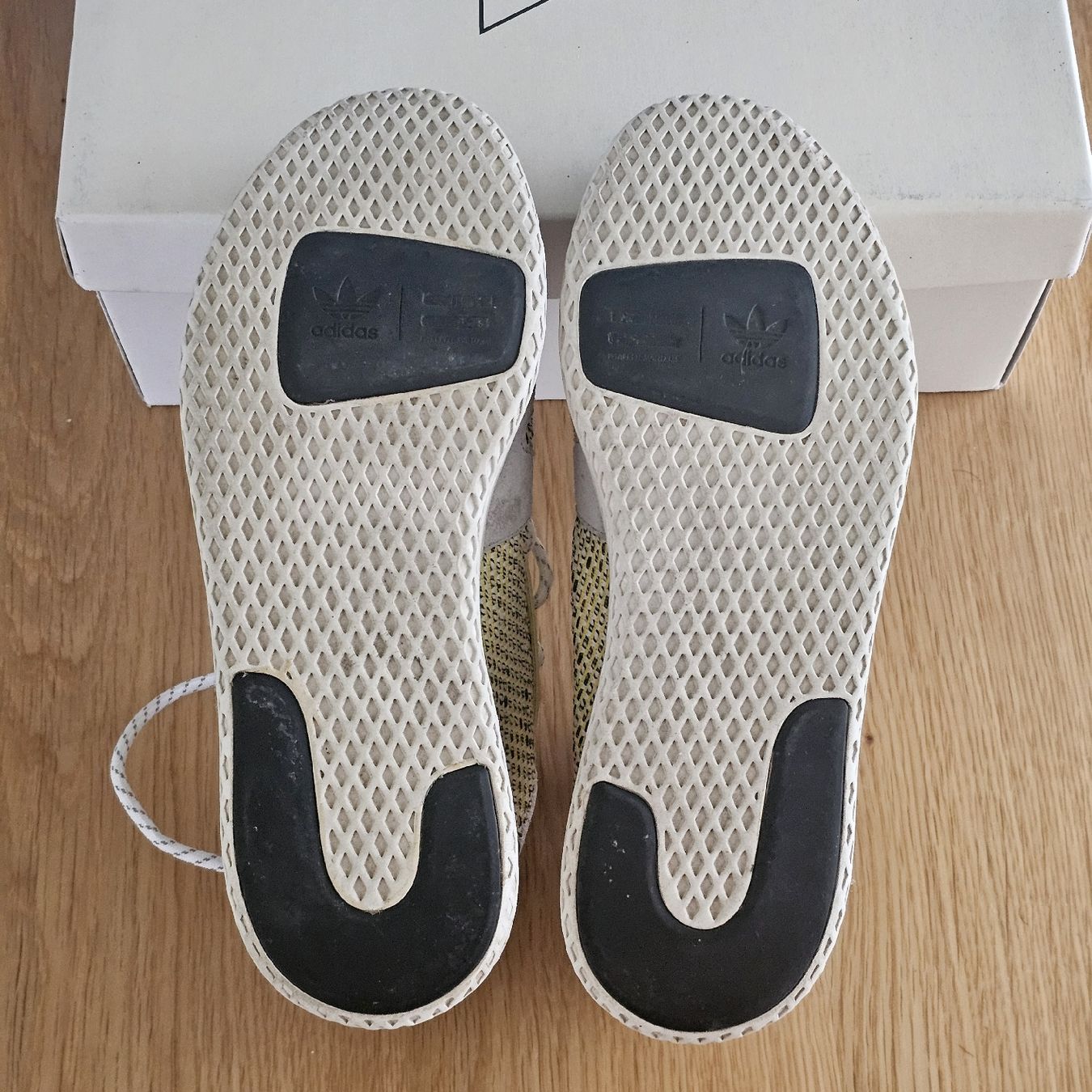 Adidas Scarpe da uomo: Adidas hu Pharrell Williams jaune taille 40 – Usato da rolle venduto da Noma-collectible 5