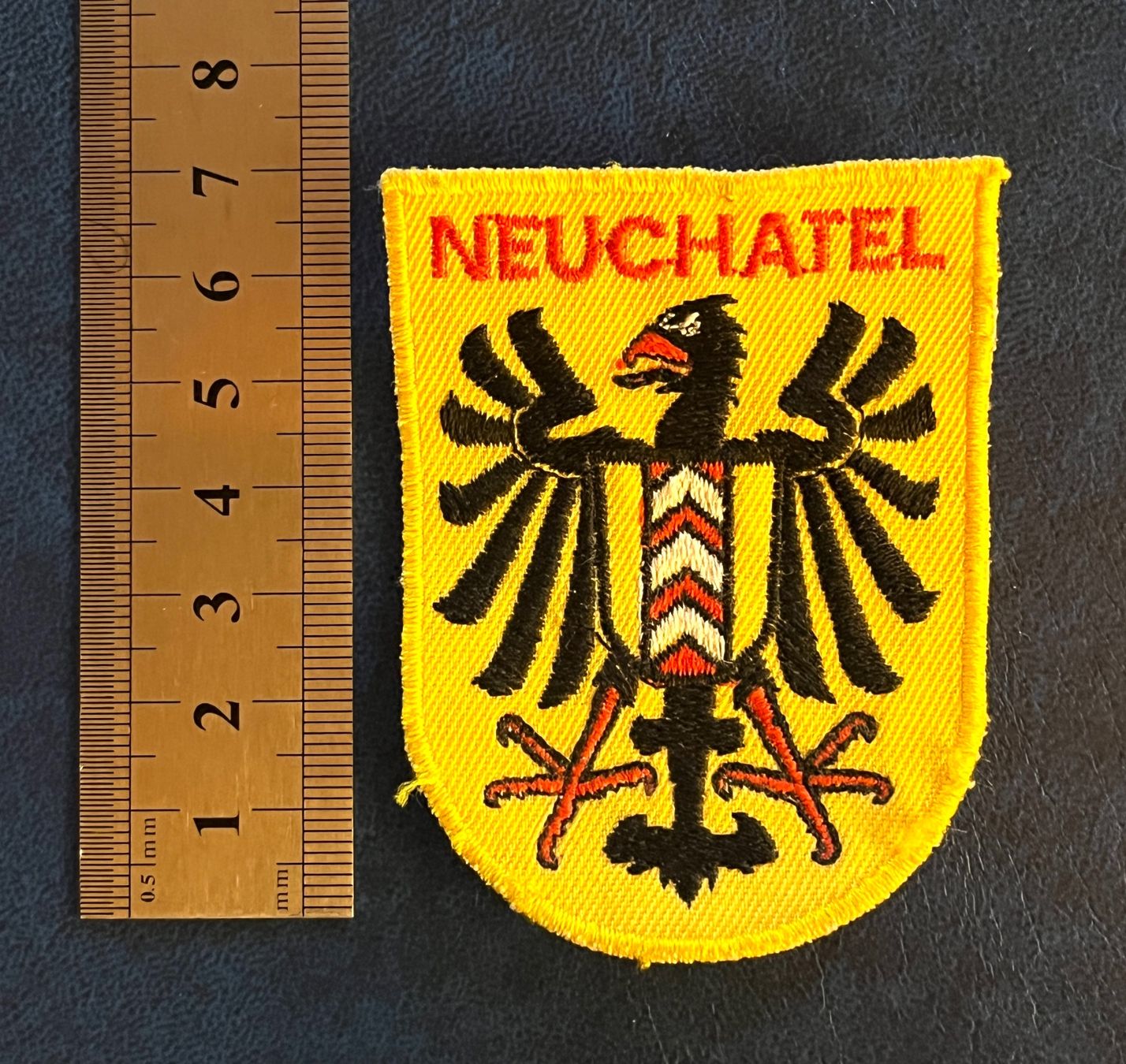 Swiss Plaketten & Abzeichen: WAPPEN Neuchâtel PATCH badge – Gebraucht aus Renan BE von johncactus