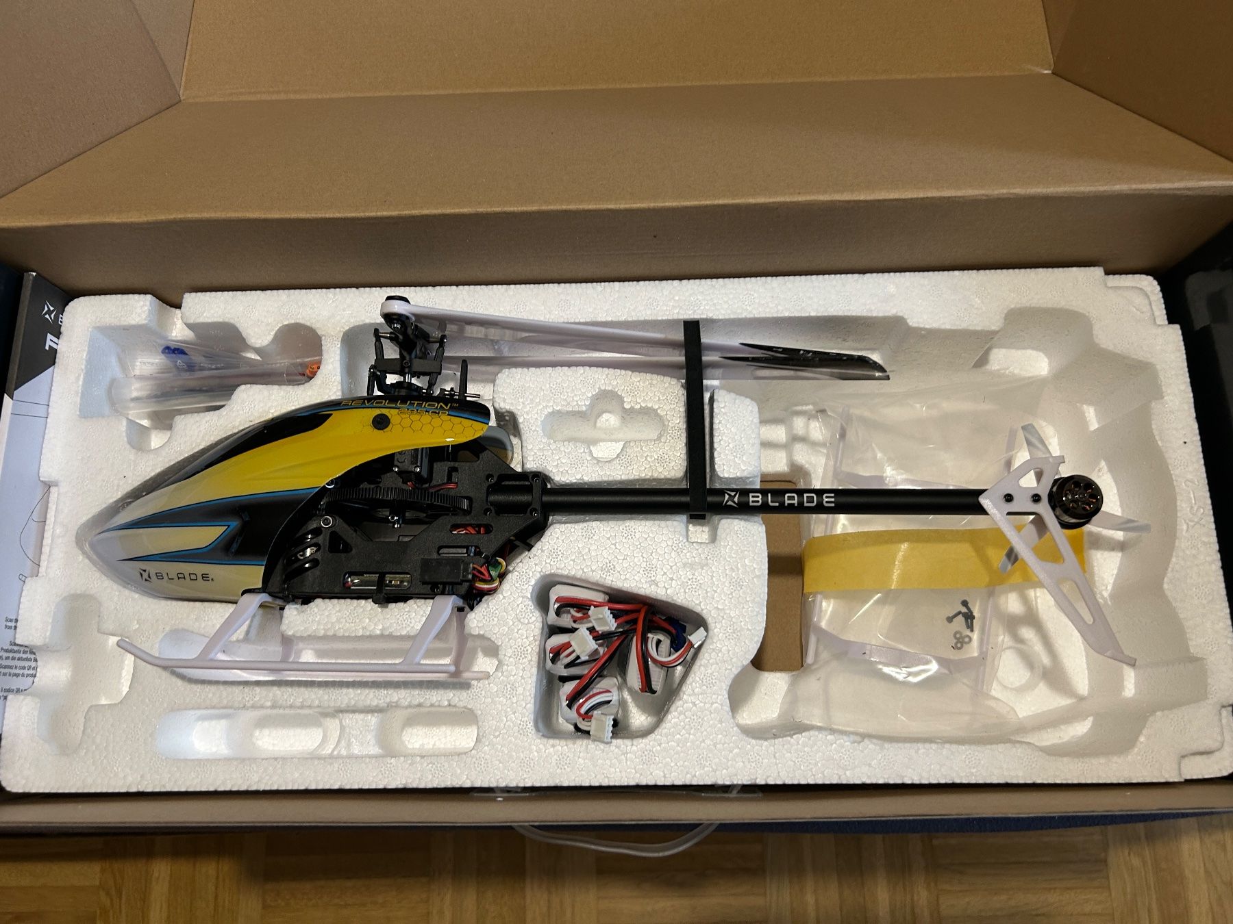 E-Flite RC Modellbau: Blade Revolution 235 CP BNF Basic with SAFE – Neu (gemäss Beschreibung) aus Biel/Bienne von Madtrix 1